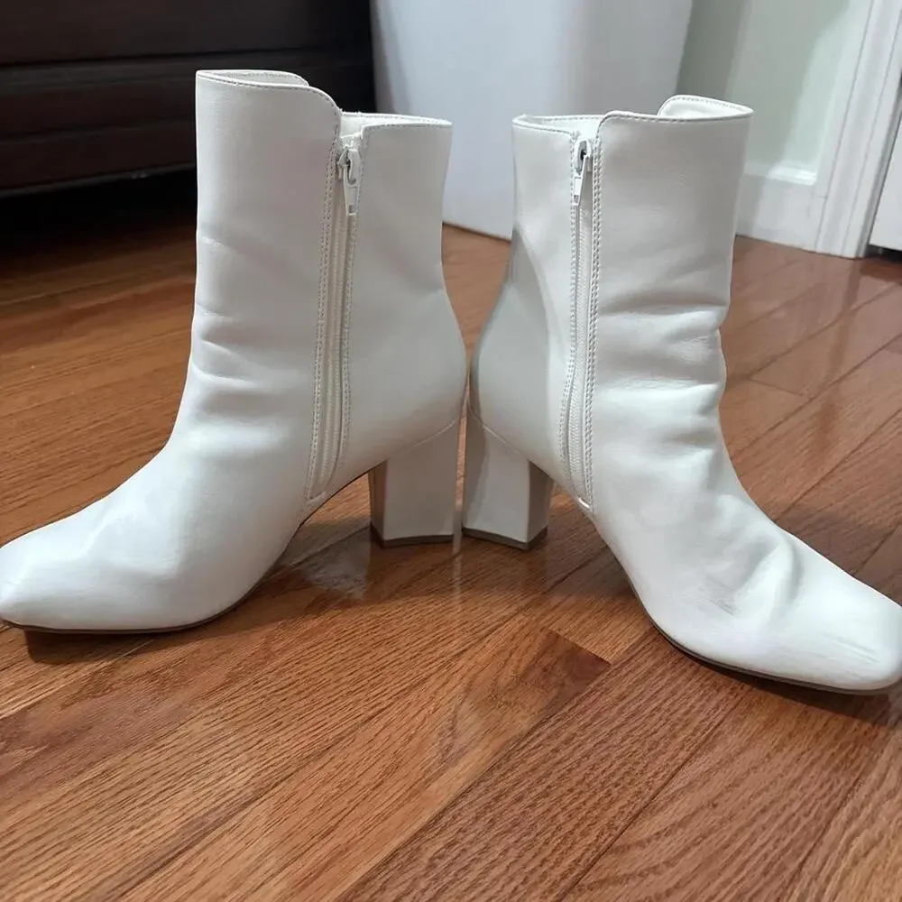 Women's white Boots